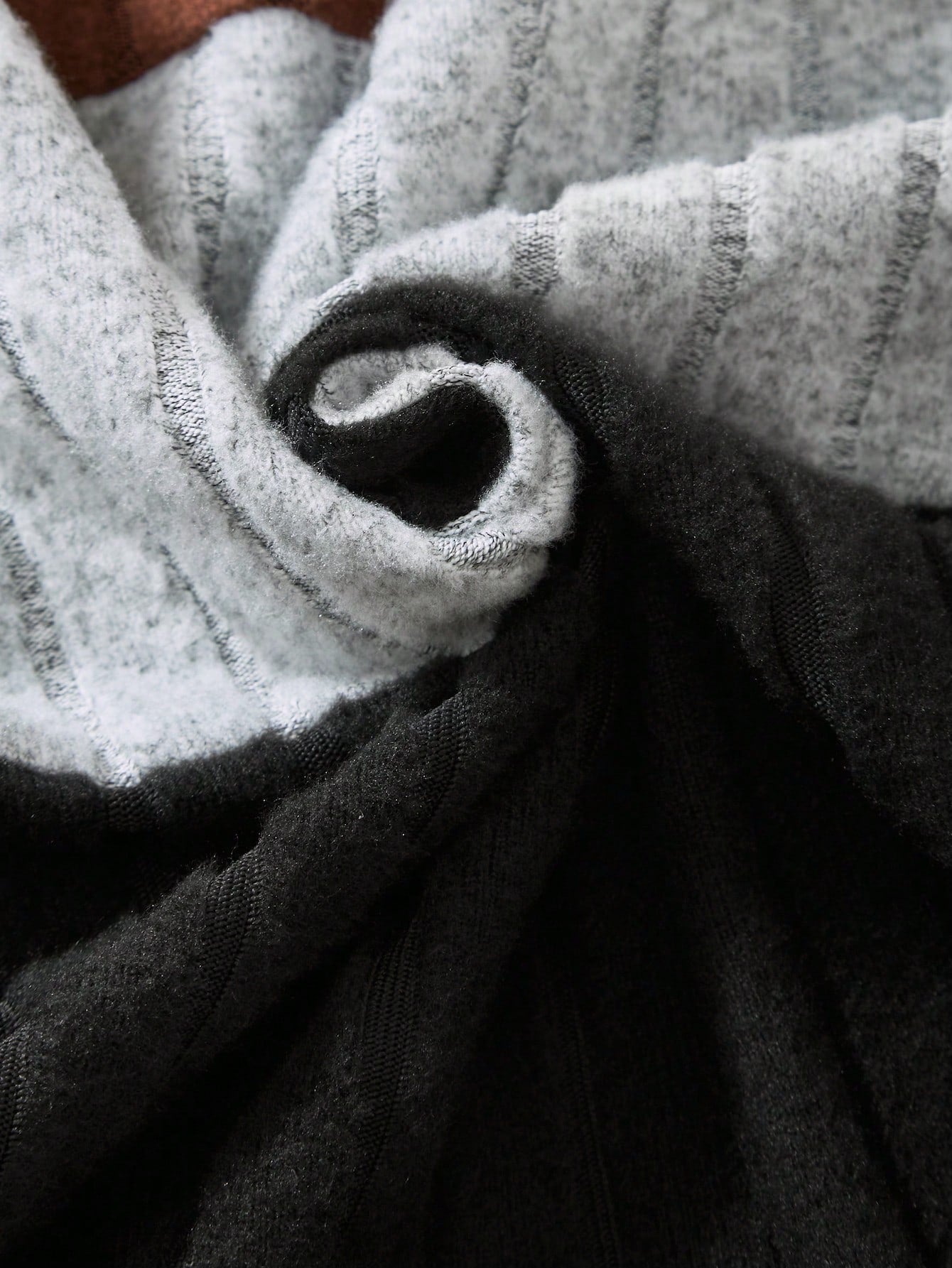 SHEIN Tween Boy Colorblock Letter Patched Detail Sweatshirt & Sweatpants