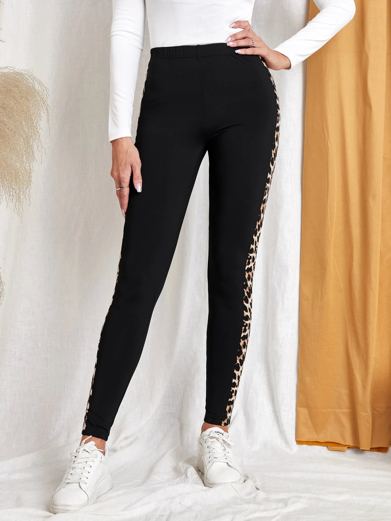 EMERY ROSE Contrast Leopard Side Seam Leggings