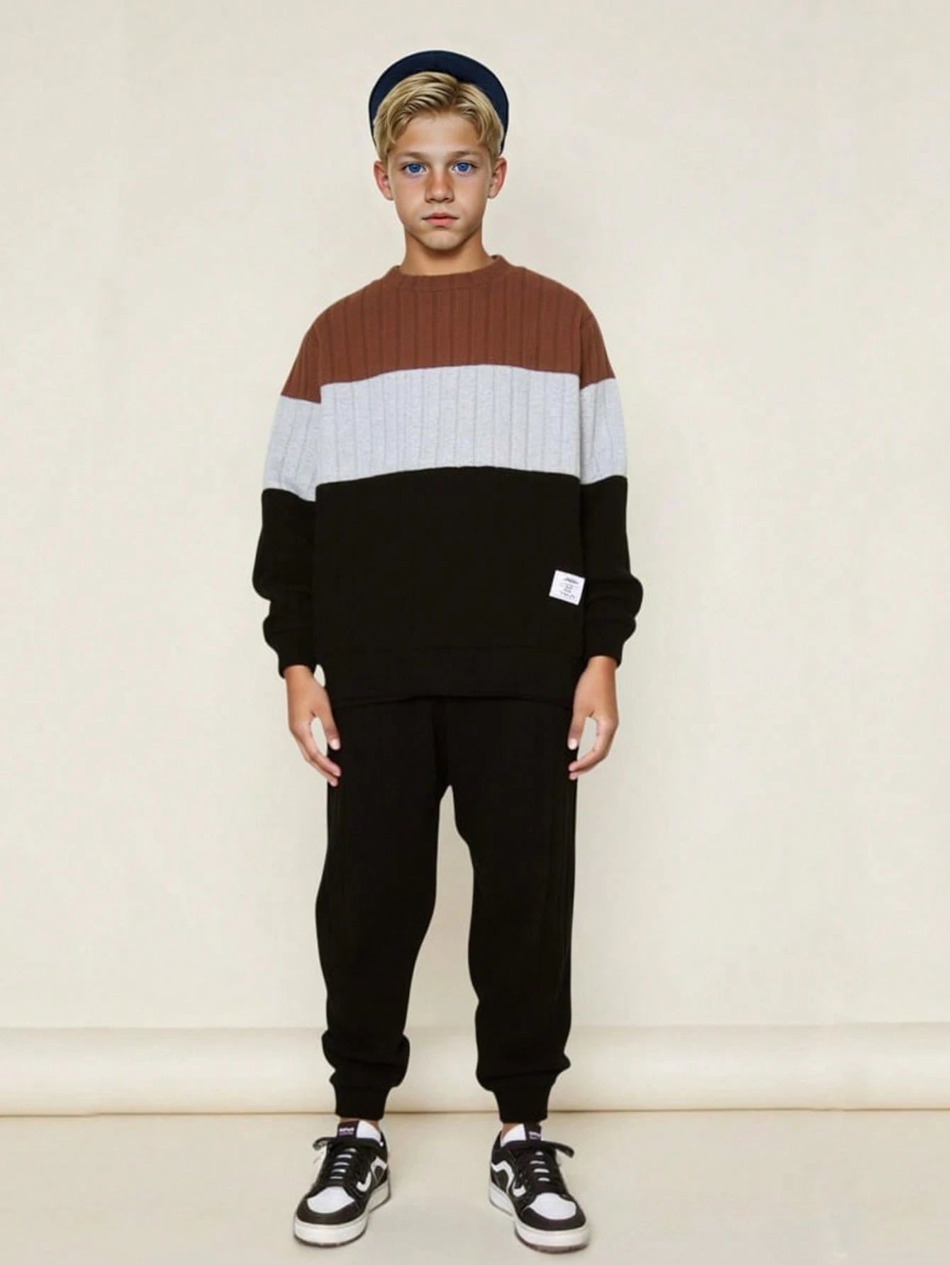 SHEIN Tween Boy Colorblock Letter Patched Detail Sweatshirt & Sweatpants